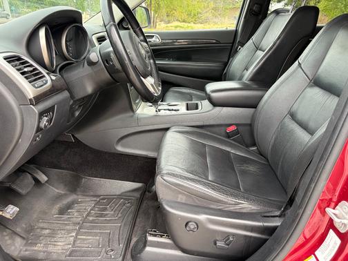 Red 2012 Jeep Grand Cherokee Laredo
