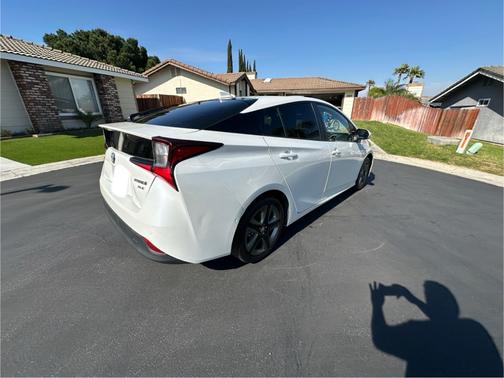 2022 Toyota Prius XLE
