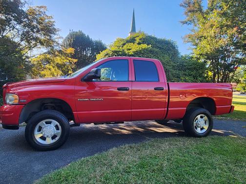 Red 2003 Dodge Ram 2500 ST Quad Cab