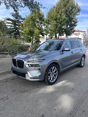Gray 2026 BMW X7 xDrive40i