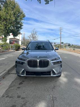 Gray 2026 BMW X7 xDrive40i