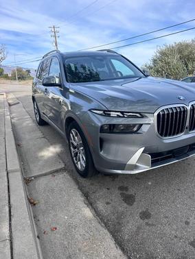 Gray 2026 BMW X7 xDrive40i