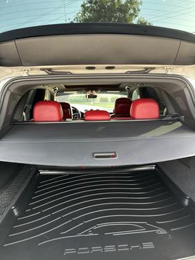 2023 Porsche Cayenne Platinum Edition