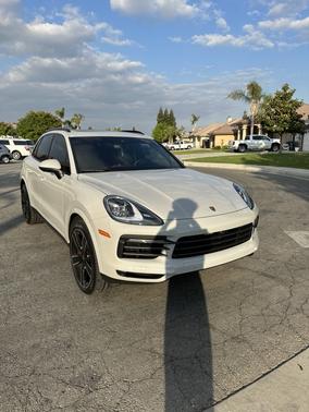2023 Porsche Cayenne Platinum Edition