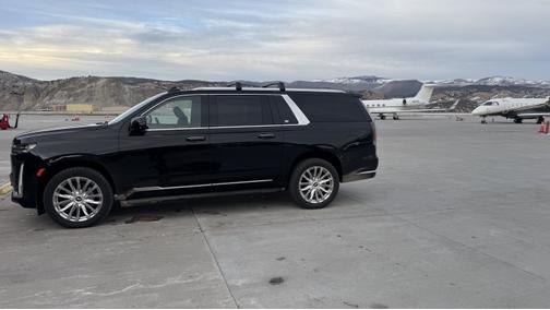 2022 Cadillac Escalade ESV Luxury