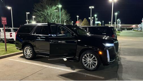 2022 Cadillac Escalade ESV Luxury