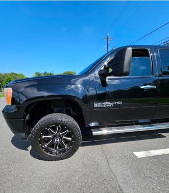 Black 2012 GMC Sierra 2500 Denali