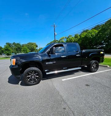 Black 2012 GMC Sierra 2500 Denali