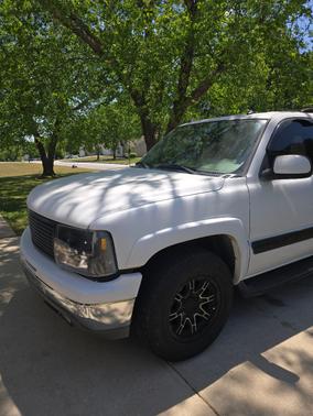 White 2004 Chevrolet Tahoe LT