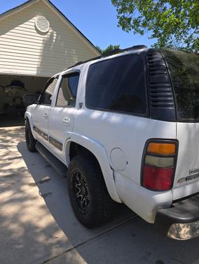 White 2004 Chevrolet Tahoe LT