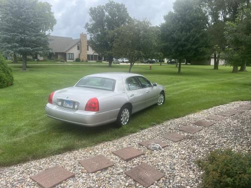 2010 Lincoln Town Car Signature Limited
