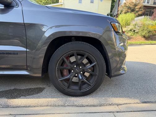 Gray 2021 Jeep Grand Cherokee SRT