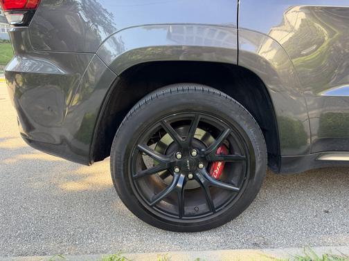 Gray 2021 Jeep Grand Cherokee SRT