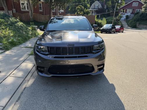 Gray 2021 Jeep Grand Cherokee SRT