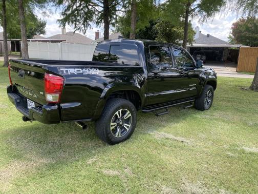 2017 Toyota Tacoma TRD Sport