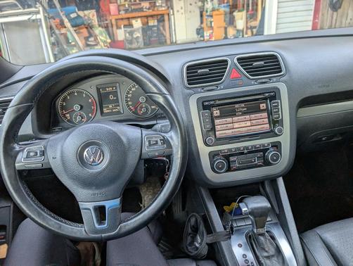 White 2011 Volkswagen Eos Komfort