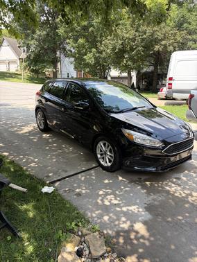 Black 2016 Ford Focus SE