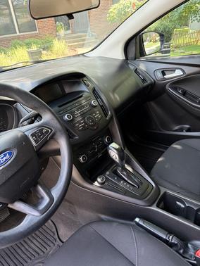 Black 2016 Ford Focus SE