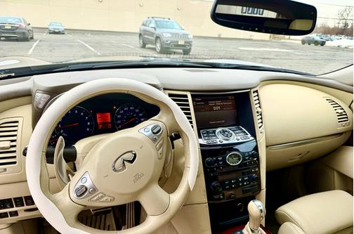 2009 INFINITI FX50 Base