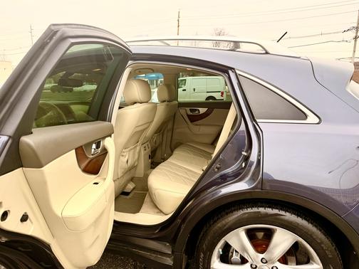 2009 INFINITI FX50 Base
