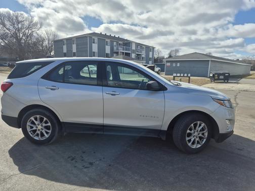 Silver 2019 Chevrolet Equinox LS