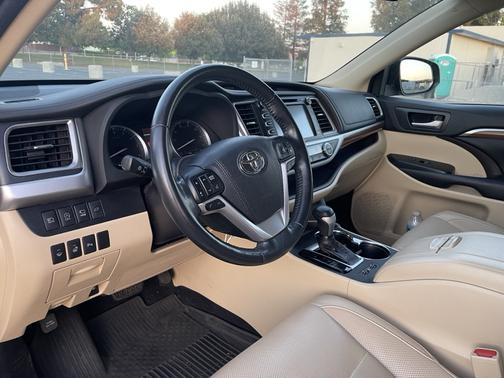 2017 Toyota Highlander Limited Platinum