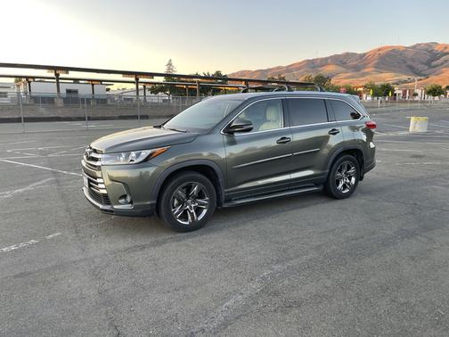 2017 Toyota Highlander Limited Platinum