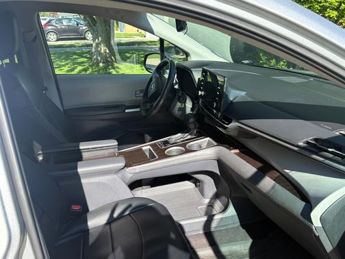 Silver 2021 Toyota Sienna LE 8 Passenger