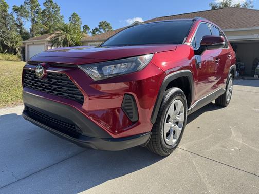 2020 Toyota RAV4 LE