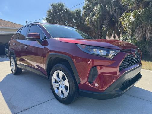 2020 Toyota RAV4 LE