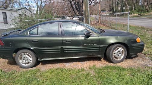 Green 2000 Pontiac Grand Am SE