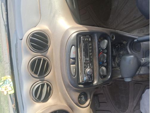 Green 2000 Pontiac Grand Am SE