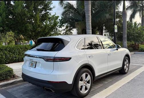 White 2019 Porsche Cayenne Cayenne