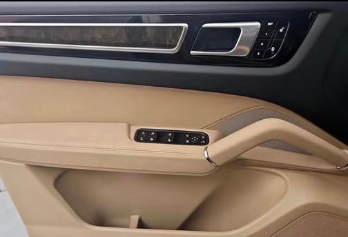 White 2019 Porsche Cayenne Cayenne