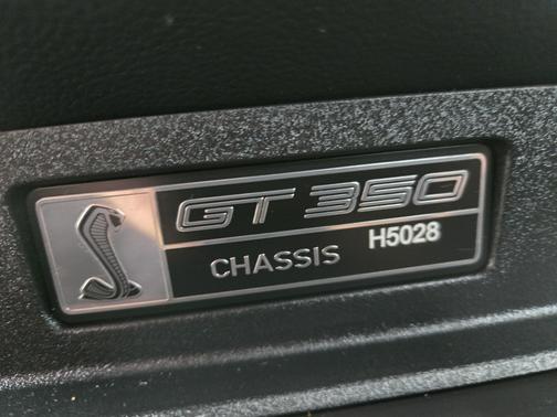 2017 Ford Shelby GT350 Base