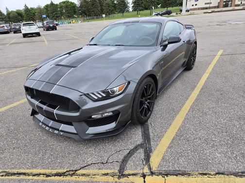 2017 Ford Shelby GT350 Base