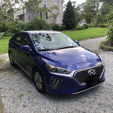2022 Hyundai IONIQ Hybrid SE