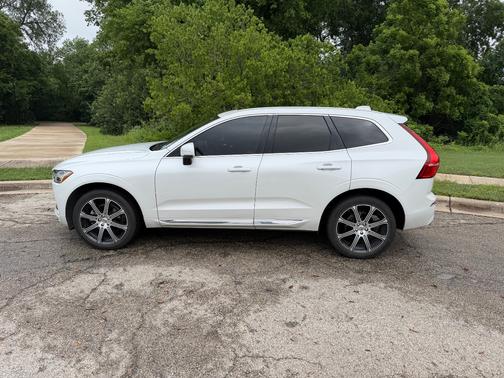White 2021 Volvo XC60 T5 Inscription