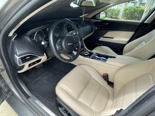2017 Jaguar XE 35t Prestige