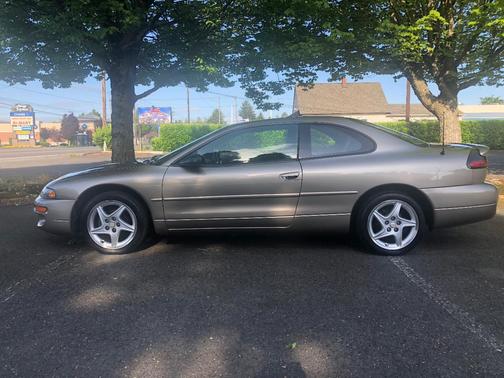 Beige 1999 Dodge Avenger ES