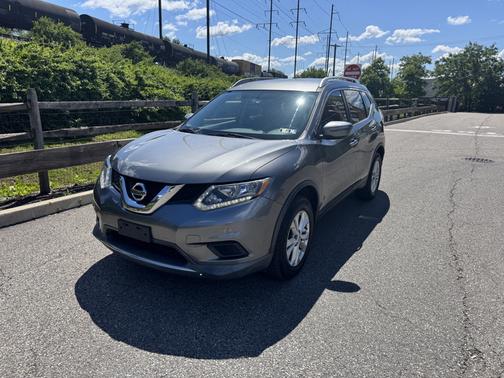 Gray 2016 Nissan Rogue SV