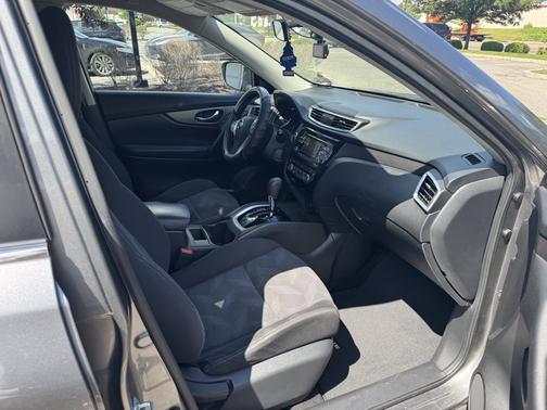 Gray 2016 Nissan Rogue SV