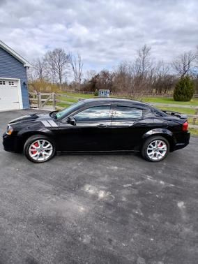 Black 2014 Dodge Avenger R/T
