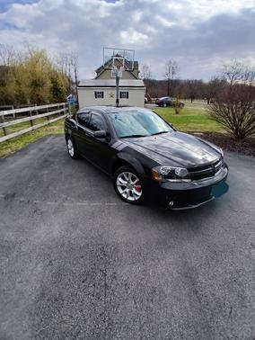 Black 2014 Dodge Avenger R/T