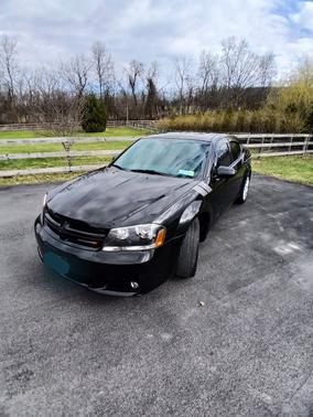 Black 2014 Dodge Avenger R/T
