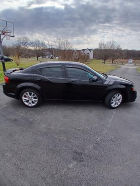 Black 2014 Dodge Avenger R/T