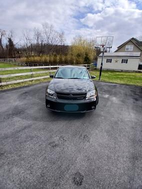Black 2014 Dodge Avenger R/T
