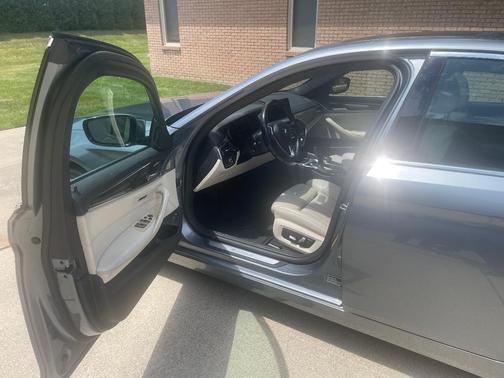 Gray 2018 BMW 530e xDrive iPerformance