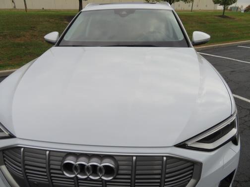 2019 Audi e-tron Prestige