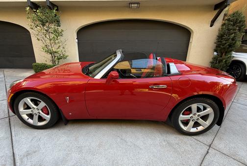 Red 2006 Pontiac Solstice Base